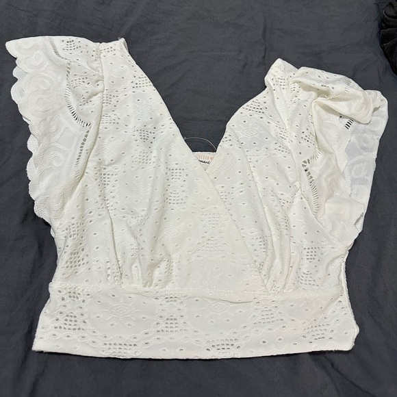 White Top - Picture 2 of 4